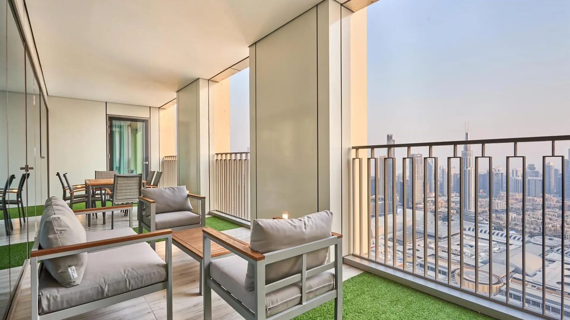 Luxury 4 Bedroom High-Floor Apartment, Spectacular Burj Khalifa & Fountain Views, Steps Away From Dubai Mall - Downtown Dubai By Stayfinity