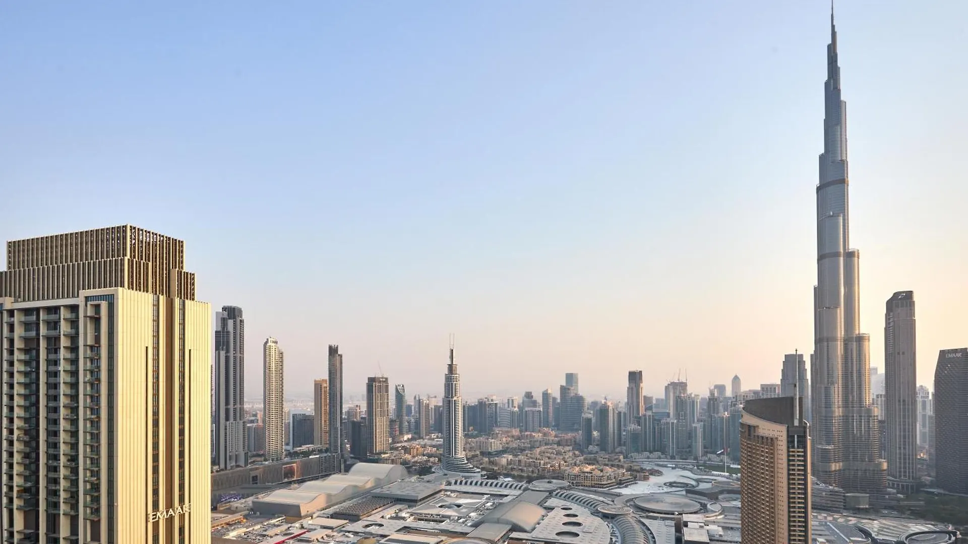 Luxury 4 Bedroom High-Floor Apartment, Spectacular Burj Khalifa & Fountain Views, Steps Away From Dubai Mall - Downtown Dubai By Stayfinity Emiratos Árabes Unidos