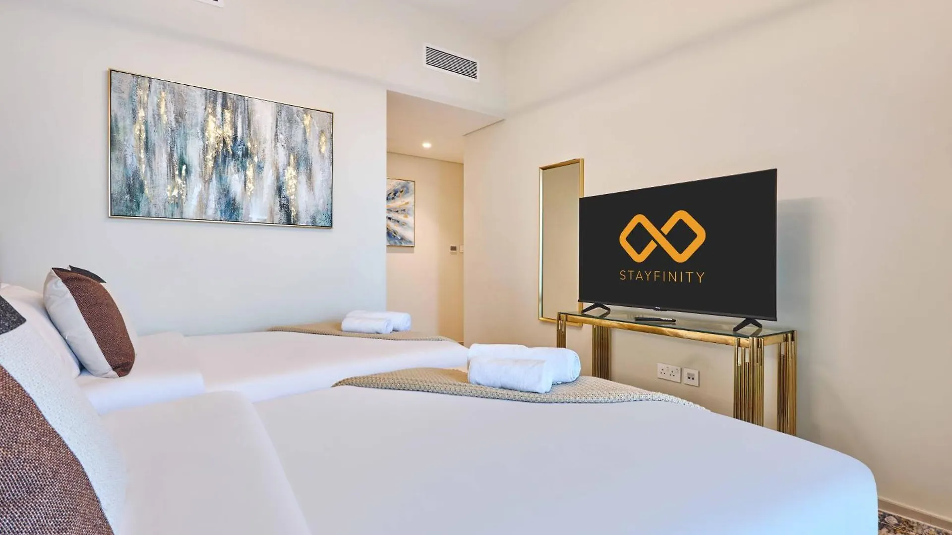 Luxury 4 Bedroom High-Floor Apartment, Spectacular Burj Khalifa & Fountain Views, Steps Away From Dubai Mall - Downtown Dubai By Stayfinity
