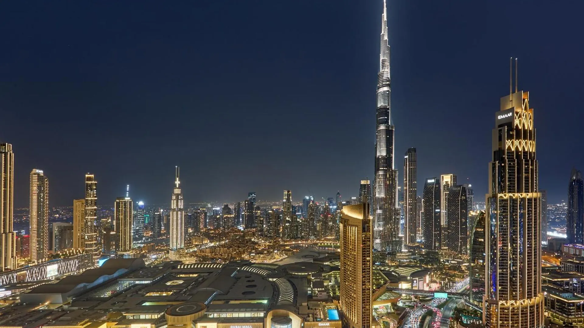 Luxury 4 Bedroom High-Floor Apartment, Spectacular Burj Khalifa & Fountain Views, Steps Away From Dubai Mall - Downtown Dubai By Stayfinity 0*,