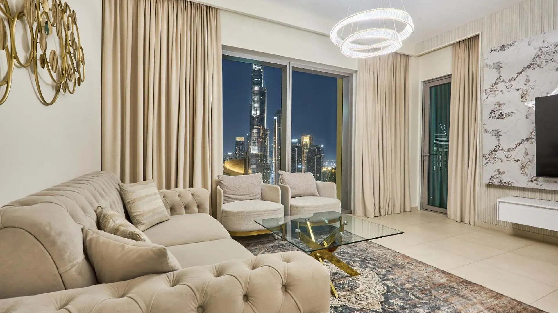 Luxury 4 Bedroom High-Floor Apartment, Spectacular Burj Khalifa & Fountain Views, Steps Away From Dubai Mall - Downtown Dubai By Stayfinity Apartmán