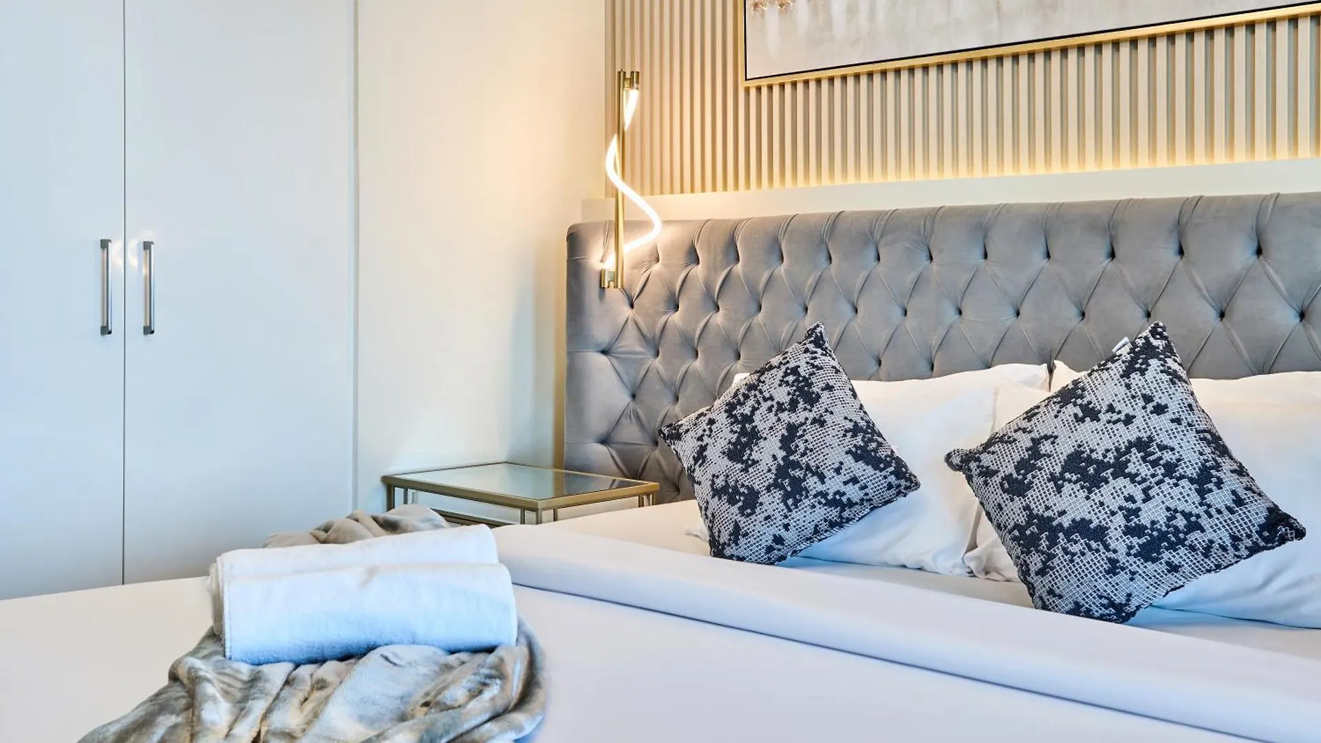 Luxury 4 Bedroom High-Floor Apartment, Spectacular Burj Khalifa & Fountain Views, Steps Away From Dubai Mall - Downtown Dubai By Stayfinity 0*,  Spojené arabské emiráty