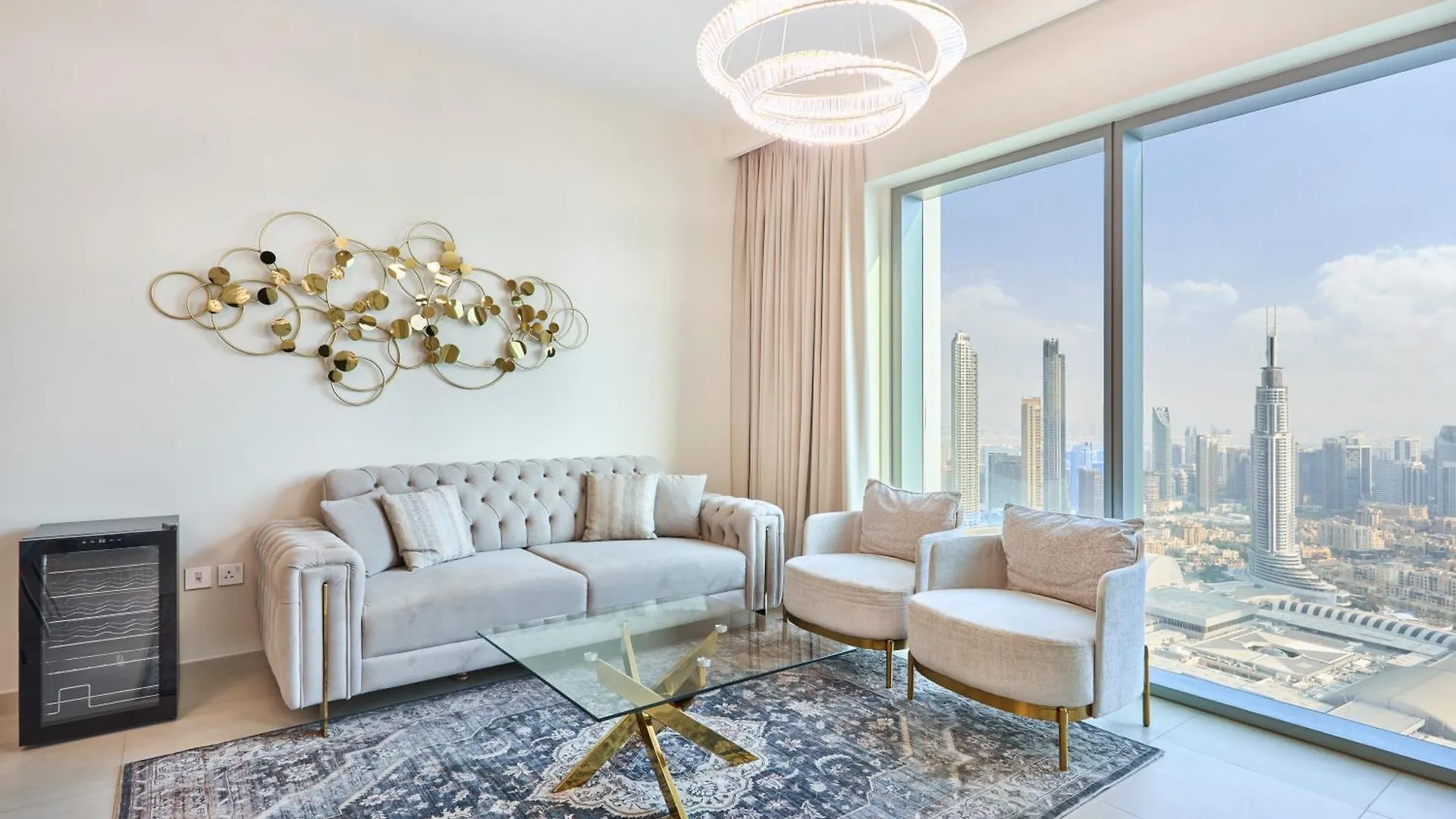 Luxury 4 Bedroom High-Floor Apartment, Spectacular Burj Khalifa & Fountain Views, Steps Away From Dubai Mall - Downtown Dubai By Stayfinity Apartmán