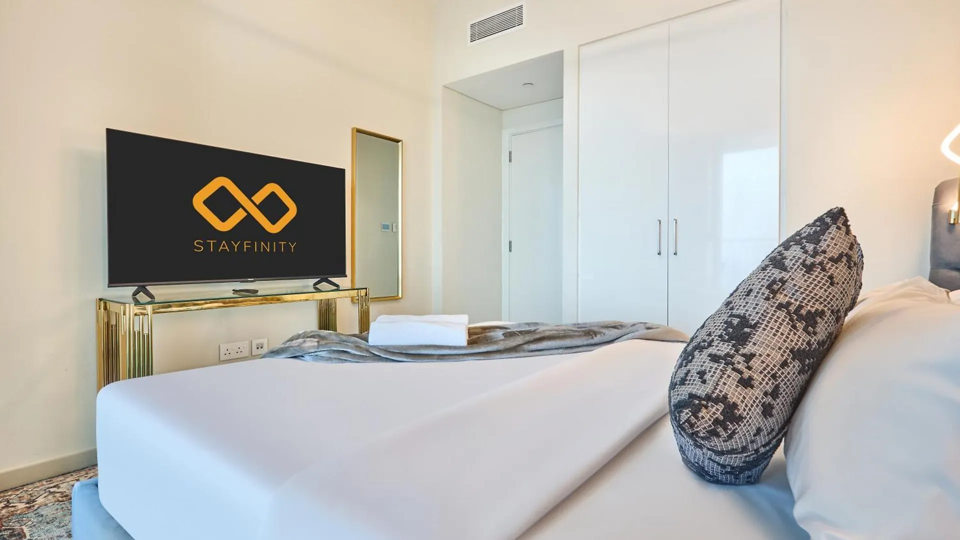 Luxury 4 Bedroom High-Floor Apartment, Spectacular Burj Khalifa & Fountain Views, Steps Away From Dubai Mall - Downtown Dubai By Stayfinity Spojené arabské emiráty