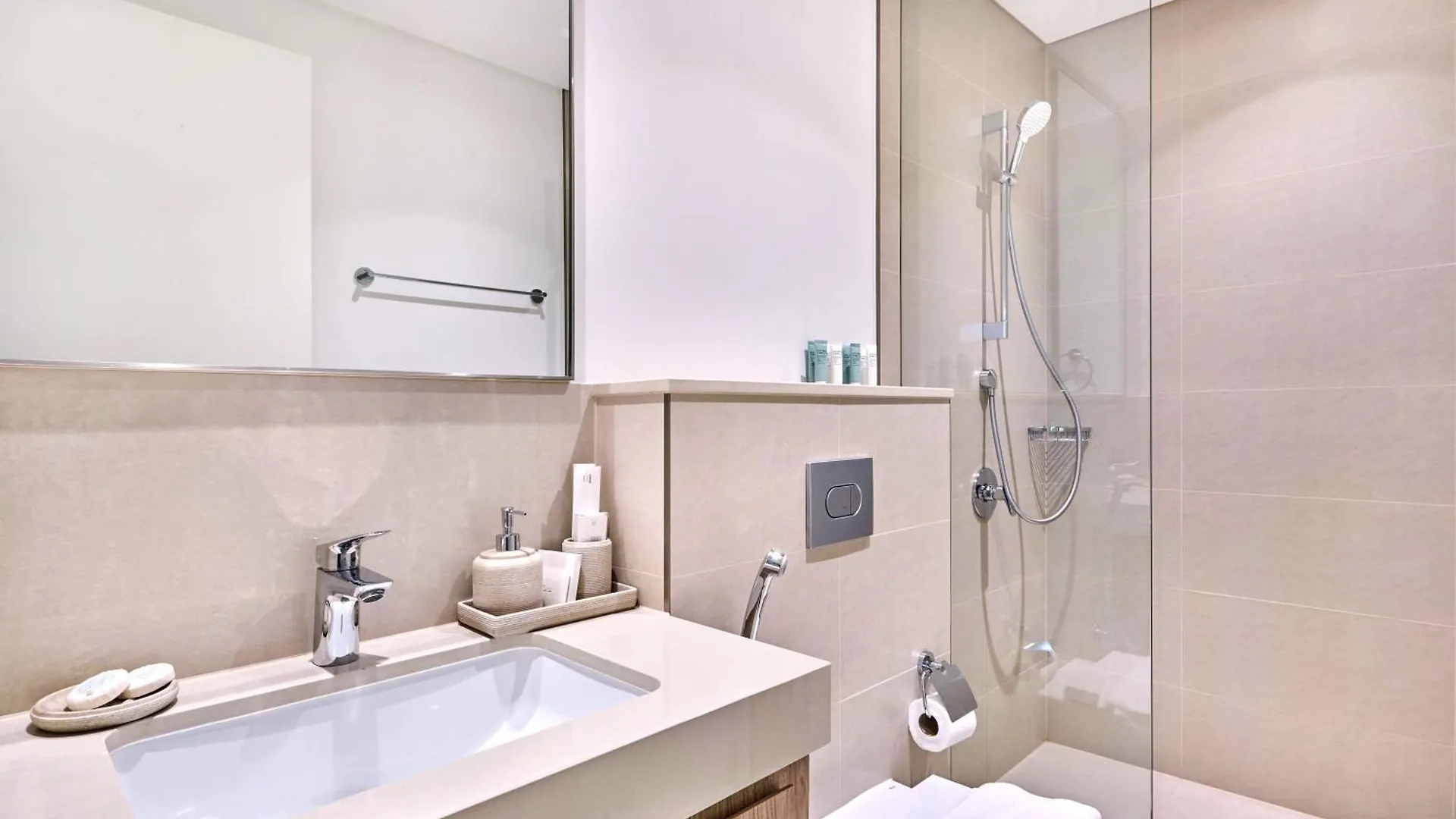 Luxury 4 Bedroom High-Floor Apartment, Spectacular Burj Khalifa & Fountain Views, Steps Away From Dubai Mall - Downtown Dubai By Stayfinity 0*,