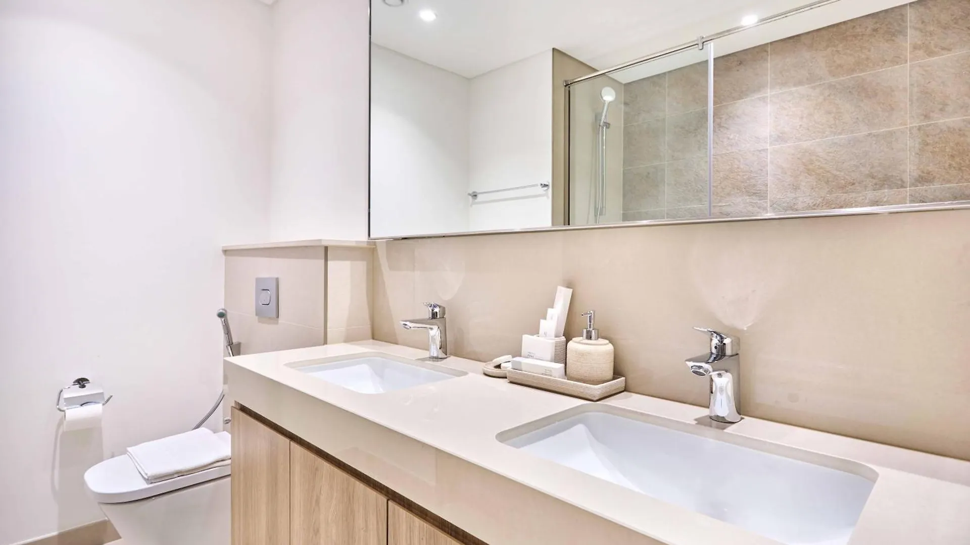 Luxury 4 Bedroom High-Floor Apartment, Spectacular Burj Khalifa & Fountain Views, Steps Away From Dubai Mall - Downtown Dubai By Stayfinity